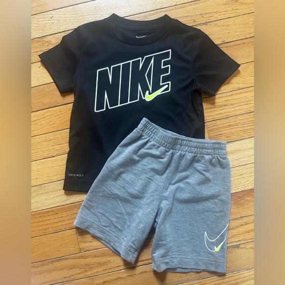 Nike Black Tee and Gray Shorts Set - Picture 1 of 1